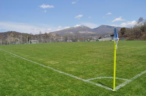 大住良之の「この世界のコーナーエリアから」第103回「おお、芝生!」(3)菅平高原の「すき間」を埋めた専門誌編集長の熱意の画像