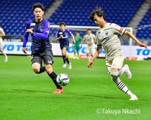 【超テクJ動画】川崎・三笘薫と登里享平「ロングパス＋圧巻ドリブルの裏抜け得点」の画像