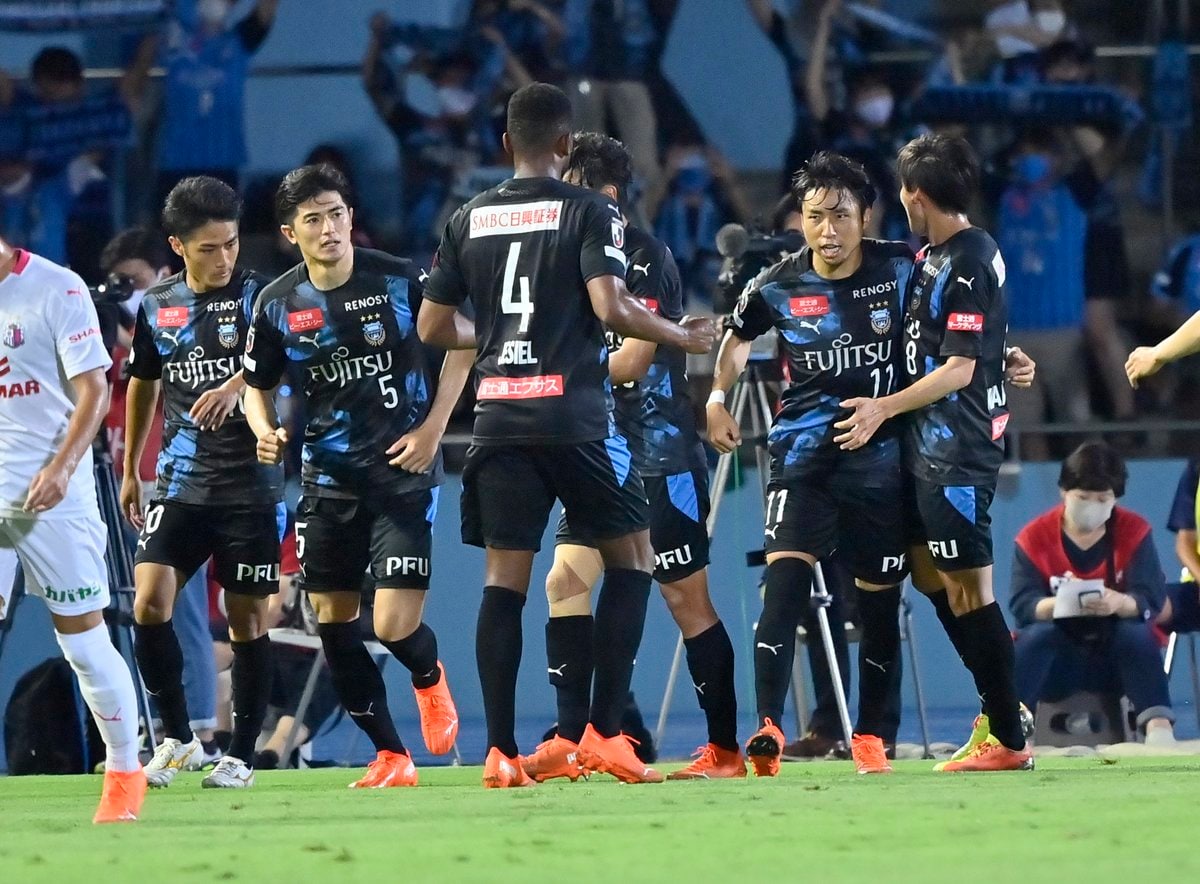 10連勝の裏に戦術変更 川崎はなぜ４ ３ ３を捨てたのか １ 川崎の弱点をついたｃ大阪 サッカー批評web