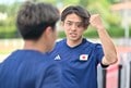 【パリ五輪・サッカー日本代表】マリ戦に向け前日練習！ ある質問を聞かれ、斉藤光毅が三戸舜介に「非常にやりづらい（苦笑）」と笑顔で照れたワケ……平河悠はホテルで調整の画像001