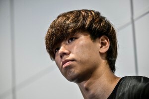「金メダルを取りたい」川崎からパリ五輪に選出された19歳・高井幸大が意欲語る！“高井節”健在も、前日の練習後とは違った“内に秘めたる闘志”見せるの画像