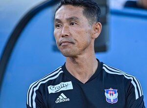 【J2「抜け出し」】アルビレックス新潟、「我々の強み」松橋力蔵監督が語る“総合力”発揮で「J1昇格」がはっきりと見えた！「二十歳MF」小見洋太の強烈先制点でヴァンフォーレ甲府を撃破！【戸塚啓のJ2のミカタ】(1)の画像