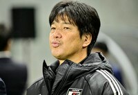 「名波さんと芝刈り機さんですか？」34年前の高校選手権での“密着マーク”写真に反響！ 天才レフティーvsお笑い芸人の構図に「本当すごい」「この頃から毛深い」などの声