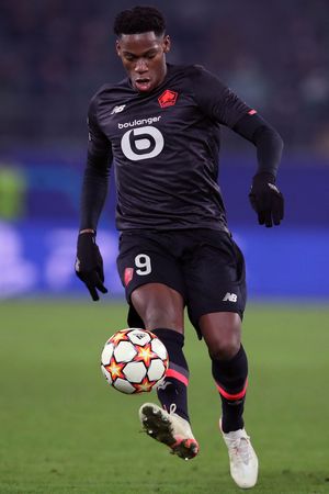 バルセロナとレアル・マドリードが「CL3戦連続ゴール」を決めた「カナダ代表FW」獲得へ!「動き出しの質」が武器の22歳の去就は?所属のリールでの「DF2人を置き去り超絶切り返し」ゴール【動画】の画像