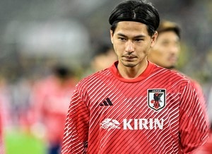 「世界一のDF相手なら仕方ない」モナコ南野拓実の単独カウンターでの力強いドリブル＆ファウル誘発シーンに脚光！「ロブレンじゃん、やり合ってるな」「いいプレーだった」の声の画像