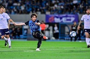 「切り返しえぐ」川崎・瀬川祐輔の「トラップ→鮮やかな切り返し→コントロールシュート」ゴールが大絶賛！「目の前で観てて本当に惚れた」と現地観戦ファンも興奮の画像