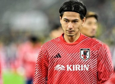 Asモナコの公式に南野拓実 スーパーマン姿で絵本の表紙 にさせられるも 欧州el戦でトラブゾンシュポルに大敗 後半15分から途中出場も得点奪えず0 4完封負け サッカー批評web Asモナコの公式に南野拓実 スーパーマン姿で絵本の表紙 にさせられるも 欧州el戦でトラブゾンシュポルに大敗 後半15分から途中出場も得点奪えず0 4完封負け サッカー批評web