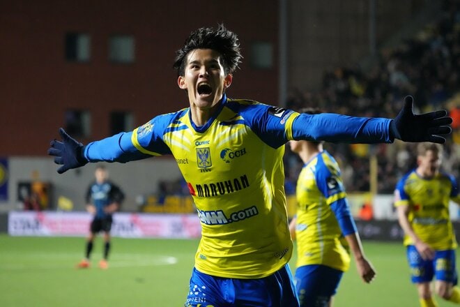 キャプテン谷口彰悟ら｢日本人5人｣が先発！ベルギーリーグ｢5連勝｣で2位浮上！後藤啓介が抱きついた｢相手｣！シントトロイデン｢熱狂のスタジアム｣潜入【シントトロイデンvsクラブ・ブルージュ】PHOTOギャラリーの画像008