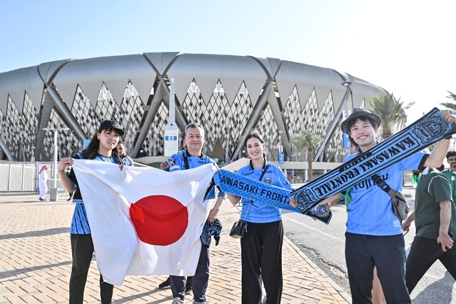 【サポーターアルバム】川崎のアジア王者を願って、ACLE決勝直前にスタジアム前で撮影した83枚のサポーター写真！ 「アル・アハリー川崎フロンターレ」の画像047
