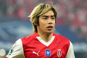 運命の大一番！サッカー日本代表・伊東純也、中村敬斗、関根大輝が語った｢世界一のクラブ｣と｢降格プレーオフ｣(1)純也＆敬斗いつものルーティンと作れない攻撃の形｢準優勝は奇跡ですね｣【激闘33連写】の画像