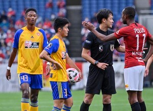 ベガルタ仙台、埼スタで浦和に大敗！(2)試合を決定づけたボランチの連続ミスの画像