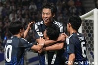 堂安律の｢俺が教えてやるよ！｣の流れから町野修斗が披露！「飛ばないケインまじですきｗ」日本代表の居残りシュート練習で“会心ゴール→爆笑パフォ”に大盛り上がり！ 