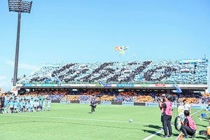 「三つ編みだ！」「かわいすぎる」美人過ぎる日本代表サポーターが「静岡ダービー参戦ショット」公開！ 髪型も注目を浴びた完全プライべート姿の画像