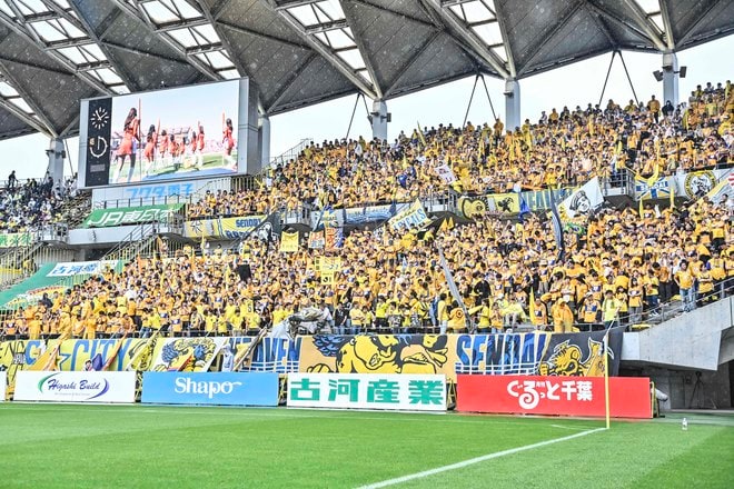 【仙台サポーターアルバム(2)】雨の試合に2000人！ 現地撮影した「ベガルタ仙台のサポーター写真99枚」！「ジェフユナイテッド千葉ーベガルタ仙台」の画像030