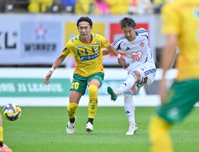 【試合アルバム】ベガルタ仙台がアウェイで迎えた上位対決・千葉戦でのプレー写真63枚！「ジェフユナイテッド千葉ーベガルタ仙台」の画像036