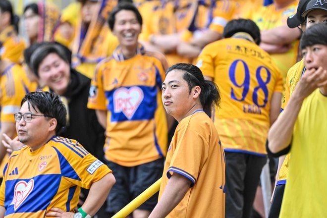 【仙台サポーターアルバム(1)】千葉戦に2000人が駆け付けたベガルタ仙台のサポーター写真99枚！ 雨中で声援鳴り響かせた「ジェフユナイテッド千葉ーベガルタ仙台」の画像092