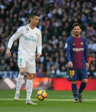 「来年あなたがいなければ我々はどうすれば良いのか」!? レアル・マドリードのサッカークロアチア代表MFルカ・モドリッチがエル・クラシコ勝利後に選手・スタッフ一人一人に抱擁! 「これがチームスピリット」と話題のロッカールーム映像の画像