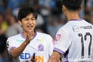 ｢時間が止まって見える｣J1広島の至宝20歳MF中島洋太朗、相手を無力化するファンタスティック・ボレーに脚光！｢これはペドリだわ｣｢紫のチアゴ・アルカンタラ」の画像