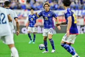 「IJと仲良くなっておくんやで」伊藤敦樹の日本代表の練習への初参加姿に、浦和サポ興奮！「試合より緊張感があった」と語るも、伊東純也と居残りシュート練習実施！の画像