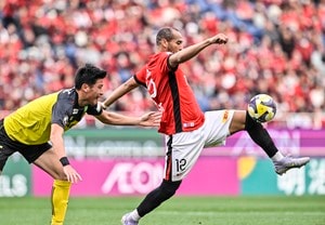 5万1000人が駆け付けたホーム初ゲームは完封負け。小屋松知哉、垣田裕暉の2得点に沈む苦しい結果＆内容に【試合アルバム】「浦和レッズ―柏レイソル」の画像