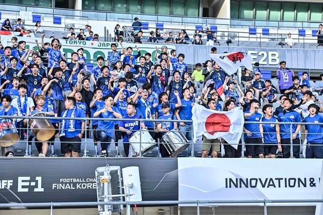 【サポーターアルバム】サッカー日本代表の中国戦完封勝利を支えたサポーター写真63枚！ 韓国・龍仁に駆け付けた現地観客席ショット「日本代表ー中国代表」の画像057