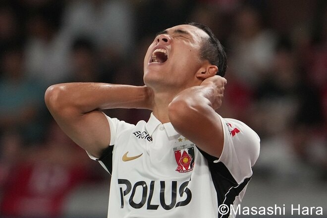 明暗分かれた国立決戦！ 無傷の3連勝と泥沼の3連敗…新天地デビューの2人！西村拓真の咆哮！そして両指揮官の抱擁が物語る激闘【FC町田ゼルビアvs浦和レッズ】激闘PHOTOギャラリーの画像009