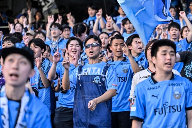 【サポーターアルバム】平日ナイターの試合前から駆け付けた川崎フロンターレのサポーター写真84枚！ 夕日に照らされながらの等々力ショット「川崎フロンターレー横浜FC」の画像039