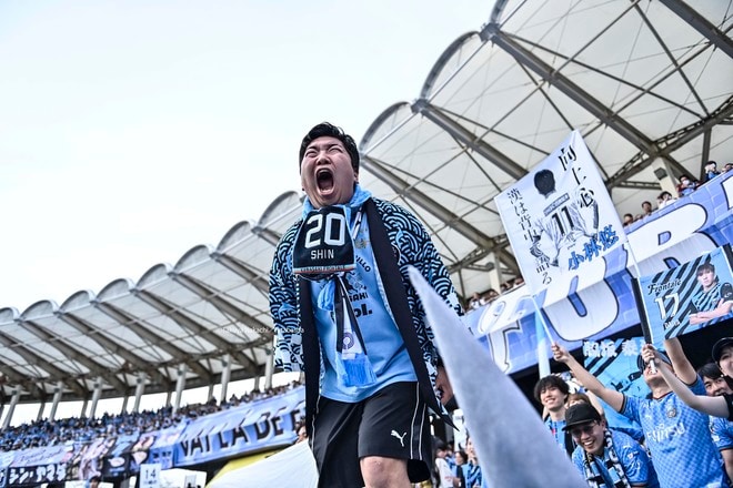 【J1川崎を取材して感じた「育てる力と心」とは(8)】「フロンターレのサポーター」が「唯一無二のこのクラブの誇り」のワケとは。エンブレムを超え、海を越えたチーム愛の物語の画像067