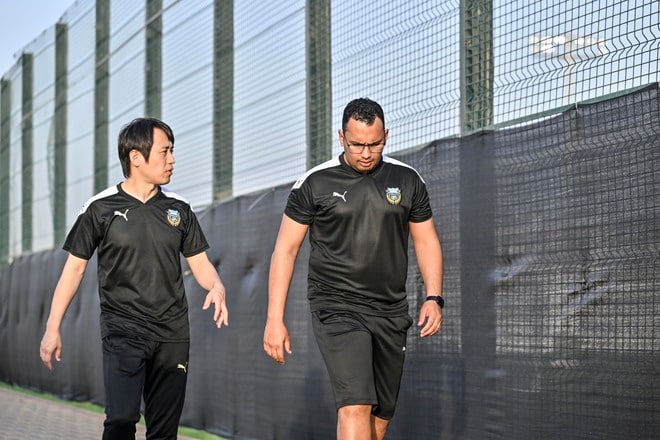 【川崎フロンターレアルバム】サウジアラビア到着翌日4月23日のジェッダ市内での「コーチングスタッフ＆クラブスタッフ写真」と「選手と子どもたちの交流写真」合計98枚！の画像047