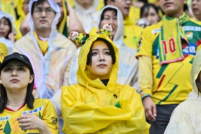 【千葉サポーターアルバム】雨の中で首位堅持のチームを後押しした「ジェフユナイテッド千葉のサポーター写真99枚」！ ゴール裏の熱狂ショット「ジェフユナイテッド千葉ーベガルタ仙台」の画像044