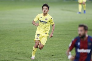 久保、南野、堂安…欧州日本人選手たちの「20/21リーグ開幕時の移籍金」現在価格の画像