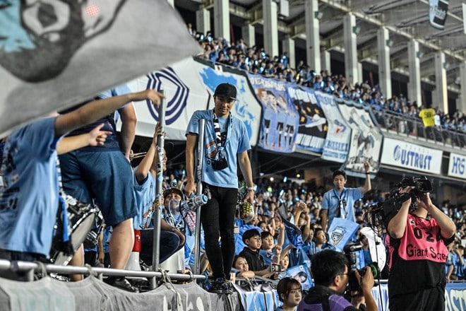 【サポーターアルバム】水曜開催の横浜FC戦に2万人が駆け付けた川崎フロンターレのサポーター写真47枚！ 勝利後の笑顔ショット「川崎フロンターレー横浜FC」の画像006