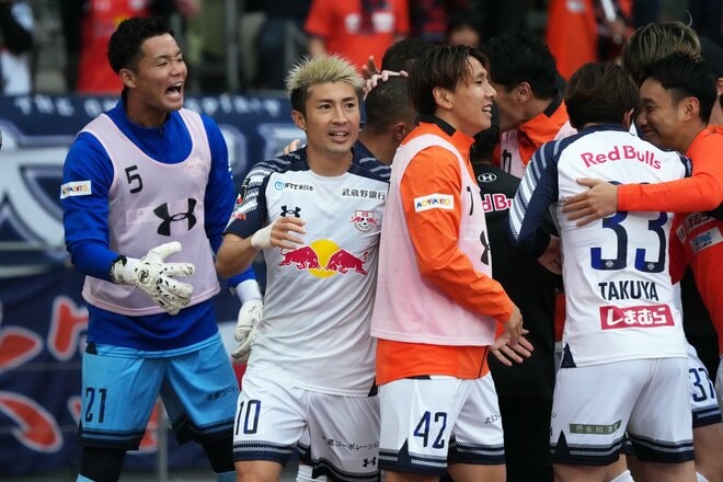開始5分の背番号10の先制ゴールで幕開け！雨天の国立での1位と3位の上位対決はアウェイチームに軍配【ジェフユナイテッド千葉vsRB大宮アルディージャ】PHOTOギャラリー27連写の画像015