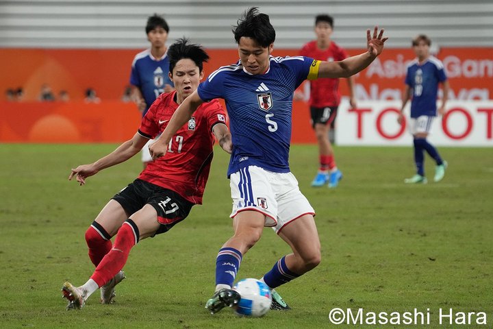 決勝で韓国に3連敗！ 惜敗の銀メダルに市原吏音、大関友翔、梅木怜も笑顔なく……。奮闘の中島洋太朗や佐藤海宏を擁する大岩ジャパンの本番は2028年！【U-21日本代表vsU-23韓国代表】激闘PHOTOギャラリー 