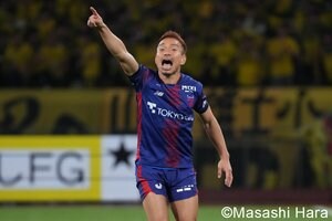 ｢心配される｣1人ベンチ外の長友佑都、E-1選手権で｢試したい｣浦和レッズ13番とU-20代表【サッカー日本代表｢北中米ワールドカップ｣頂点への大激論！見えた｢希望｣と｢課題｣】（5）の画像