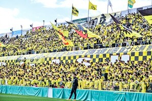 「うおおお尊い」「なんて胸熱な景色」J開幕イベント控え室での“アタル×タイヨウ”肩組みツーショットに反響！「岡山戦はみんなで一緒に挨拶来てくれたら嬉しいな」の声の画像