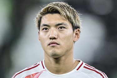くそかっこいい｣堂安律がモデルを務めたフランクフルト新ユニフォーム
