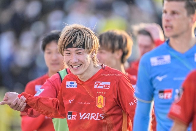 名古屋が今季初勝利！  セットプレーから2得点で3試合無得点も脱出【photoギャラリー(1)】柏レイソルー名古屋グランパスの画像003