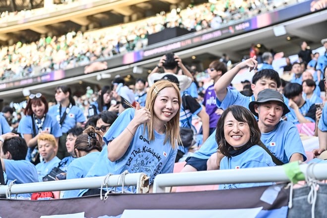 【サポーターアルバム】アジア青覇を果たすべく700人の川崎サポーターがACLE決勝に駆け付けた！ 現地で声援を送ったサポーター写真72枚「アル・アハリー川崎フロンターレ(2)」の画像030