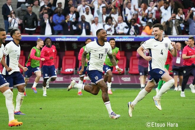 【UEFA　EURO2024現地撮】スイス代表エンボロが均衡を破るも…イングランド代表サカが5分後に同点弾！勝負はPK戦へ【イングランド代表vsスイス代表】原悦生PHOTOギャラリー｢サッカー遠近｣の画像009