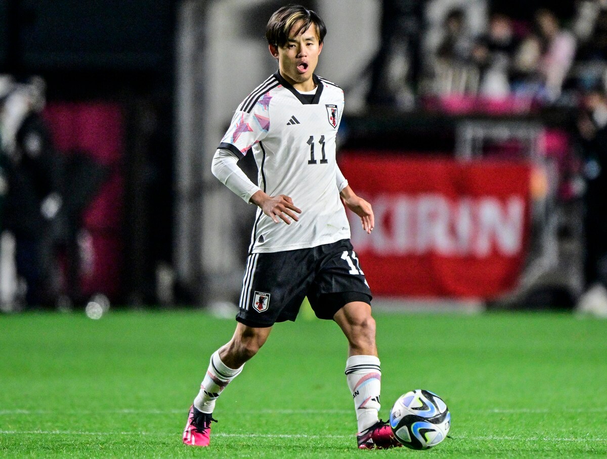 頼もしいお兄さん感」久保建英が見せたFC東京の後輩たちとの触れ合いに