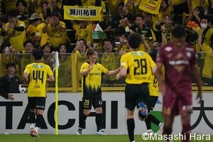 神戸スキッベ監督も認めた柏の完勝！緊急事態を救ったMF！指揮官の期待を超えたCB起用【J1、JFL、WEリーグ強豪対決で分かった｢勝つチーム｣の絶対条件】(1)の画像