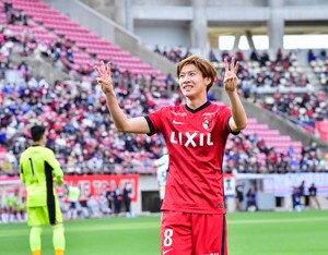 3得点の土居聖真「100万円のイエローハットを被った姿がルフィにしか見えない!?」の画像