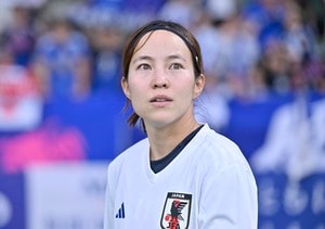 「さすがに可愛いすぎる」新生なでしこ両SB遠藤優＆北川ひかるの“あざいと可愛い”両手頬杖ショットに反響！「ゆうひかコンビ最高すぎる！」「超楽しそう」の声の画像