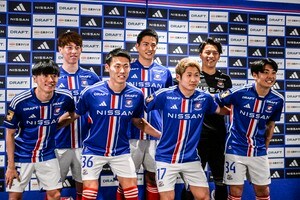 横浜F・マリノスが2023年シーズンの新体制を発表！ 自ら移籍を売り込んだサイドアタッカーに、指揮官の要望に応えたCBなど、7人の新加入選手が登壇！の画像