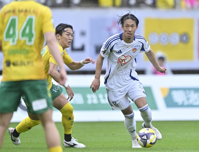 【試合アルバム】ベガルタ仙台がアウェイで迎えた上位対決・千葉戦でのプレー写真63枚!「ジェフユナイテッド千葉ーベガルタ仙台」の画像
