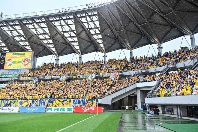 【仙台サポーターアルバム(2)】雨の試合に2000人！ 現地撮影した「ベガルタ仙台のサポーター写真99枚」！「ジェフユナイテッド千葉ーベガルタ仙台」の画像026