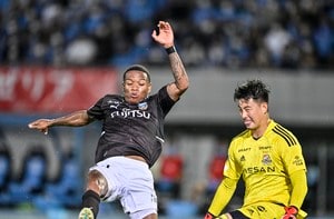 明暗を分けたプレスの「かけ方」と「かわし方」【「名勝負」川崎フロンターレVS横浜F・マリノスの裏にあった「3つのポイント」】(3)の画像