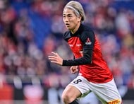 大住良之の「この世界のコーナーエリアから」第125回「練習グラウンドを彩る“よだれかけ”」(3)日本での本格導入はトヨタカップでの「ゼッケン」の画像