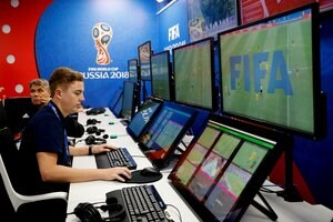 「リーグは再開できても、ＶＡＲは？」――密を避けるには――の画像